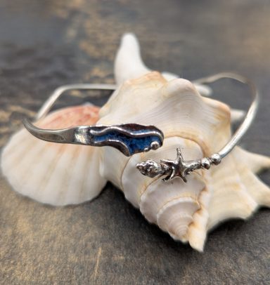 Wave bangle